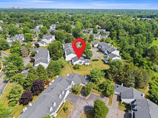 357 Cotswold Pl, Franklin Twp., NJ 08873