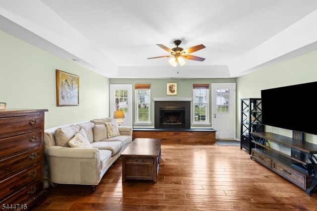 357 Cotswold Pl, Franklin Twp., NJ 08873