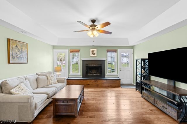 357 Cotswold Pl, Franklin Twp., NJ 08873