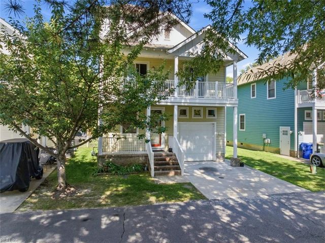 2441 Tranquility LN, Virginia Beach, VA 23455