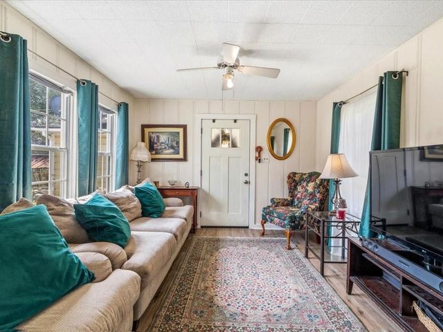 518 Sunny Lane, Wharton, TX 77488