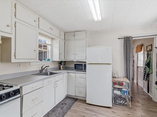 518 Sunny Lane, Wharton, TX 77488