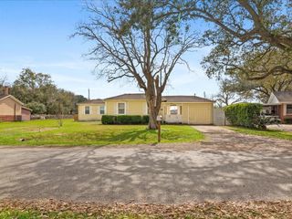 518 Sunny Lane, Wharton, TX 77488