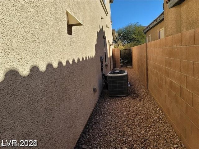 6647 Brooklyn Heights Street, Las Vegas, NV 89166