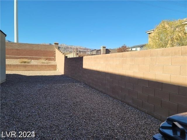 6647 Brooklyn Heights Street, Las Vegas, NV 89166