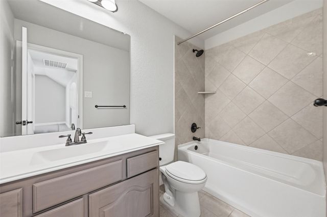 110 Sweetleaf Drive, Red Oak, TX 75154