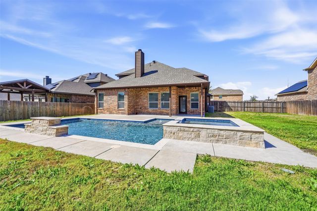 110 Sweetleaf Drive, Red Oak, TX 75154