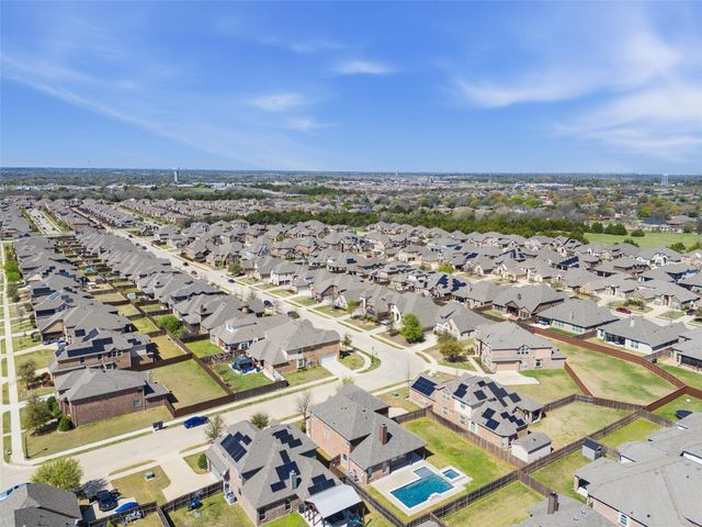 110 Sweetleaf Drive, Red Oak, TX 75154