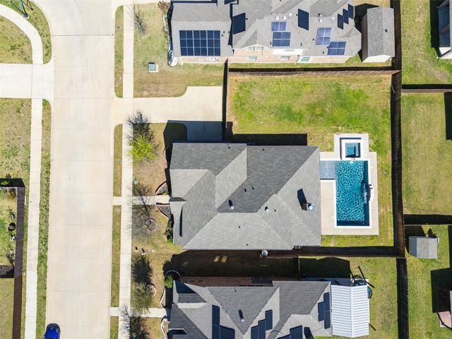 110 Sweetleaf Drive, Red Oak, TX 75154