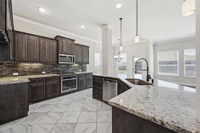 110 Sweetleaf Drive, Red Oak, TX 75154