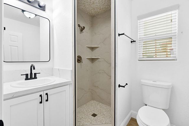 4877 E Illinois Avenue, Fresno, CA 93727