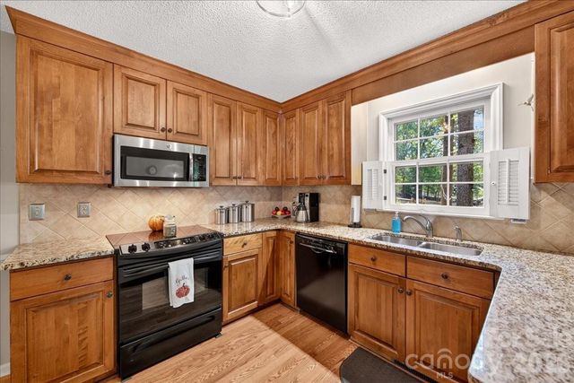 2036 Kilkenney Hill Road, Matthews, NC 28105