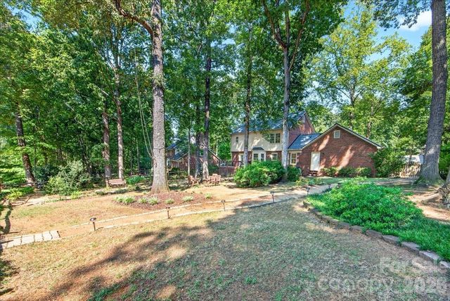 2036 Kilkenney Hill Road, Matthews, NC 28105