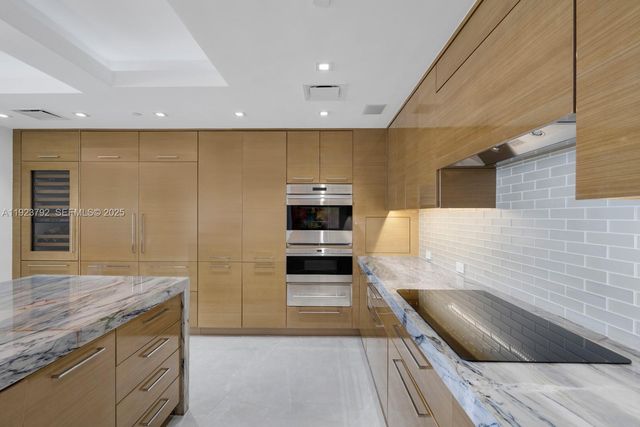 400 Alton Rd 3503, Miami Beach, FL 33139