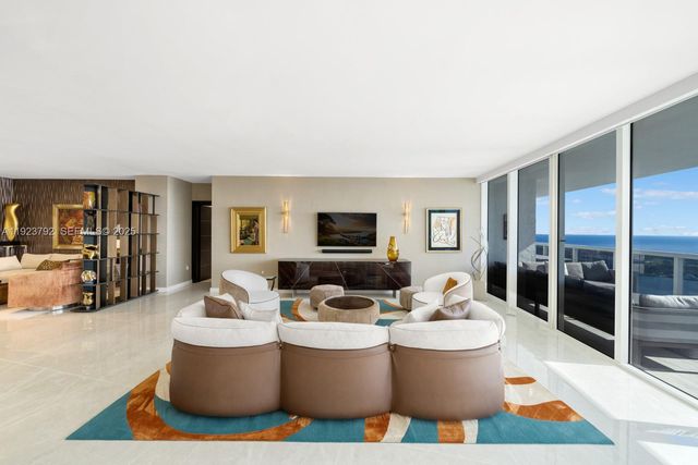 400 Alton Rd 3503, Miami Beach, FL 33139