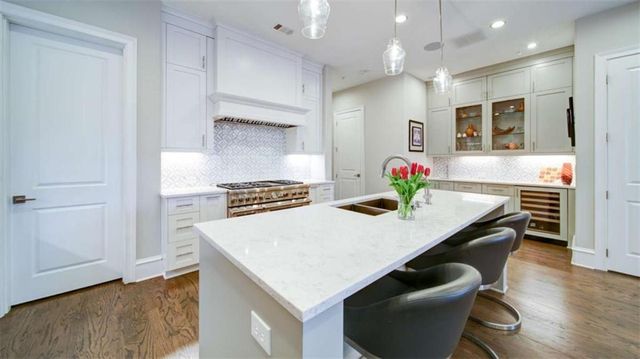 341 S Esplanade S, Alpharetta, GA 30009