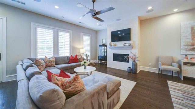 341 S Esplanade S, Alpharetta, GA 30009