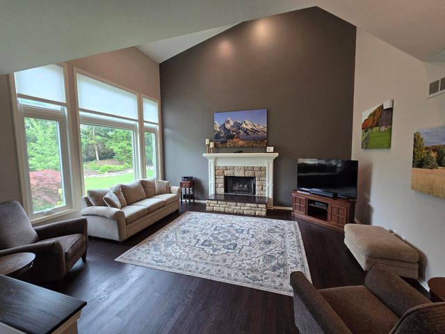 53100 Shinnecock Drive, South Lyon City, MI 48178