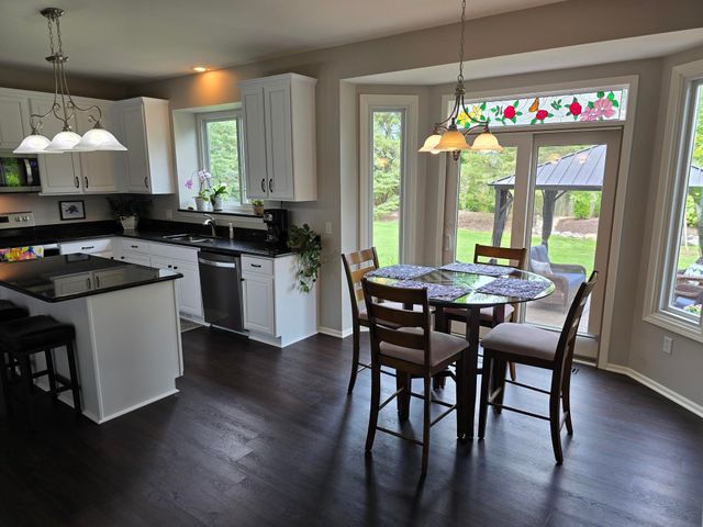 53100 Shinnecock Drive, South Lyon City, MI 48178