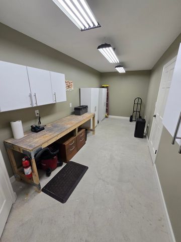 53100 Shinnecock Drive, South Lyon City, MI 48178