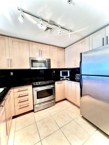 511 5TH AV 2006, Fort Lauderdale, FL 33301