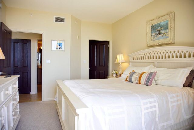 511 5TH AV 2006, Fort Lauderdale, FL 33301