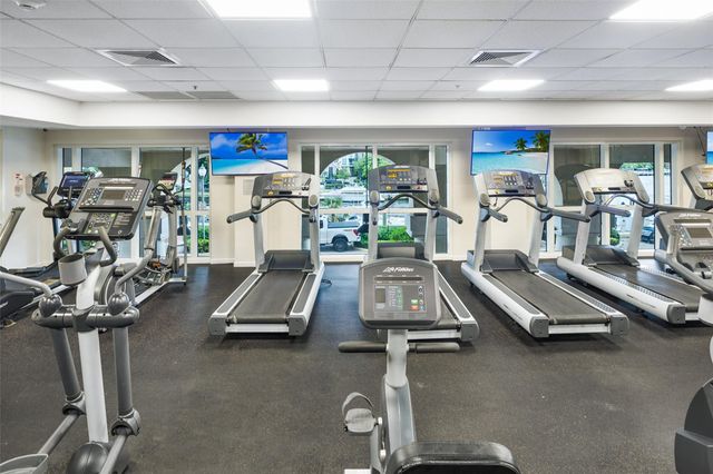 511 5TH AV 2006, Fort Lauderdale, FL 33301