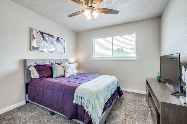 7 W Mountain Lane 37, Grand Prairie, TX 75052