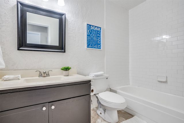 7 W Mountain Lane 37, Grand Prairie, TX 75052