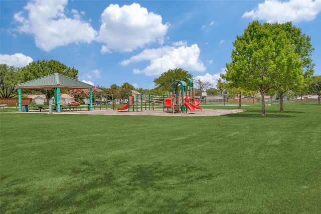 7 W Mountain Lane 37, Grand Prairie, TX 75052