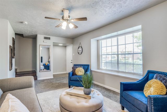 7 W Mountain Lane 37, Grand Prairie, TX 75052