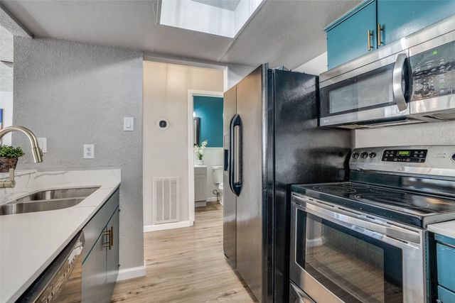 7 W Mountain Lane 37, Grand Prairie, TX 75052