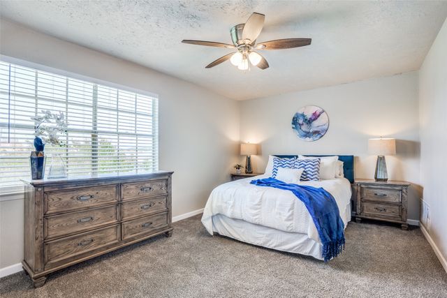 7 W Mountain Lane 37, Grand Prairie, TX 75052