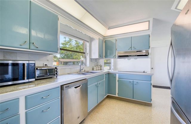 1631 CHATEAU DRIVE, Clearwater, FL 33756