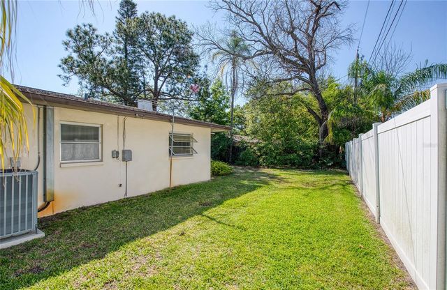 1631 CHATEAU DRIVE, Clearwater, FL 33756