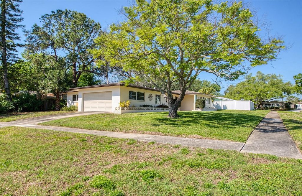 1631 CHATEAU DRIVE, Clearwater, FL 33756