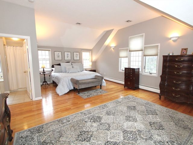 16 Sycamore Dr, Holden, MA 01520