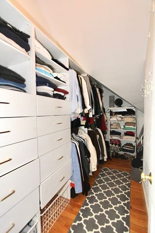 16 Sycamore Dr, Holden, MA 01520