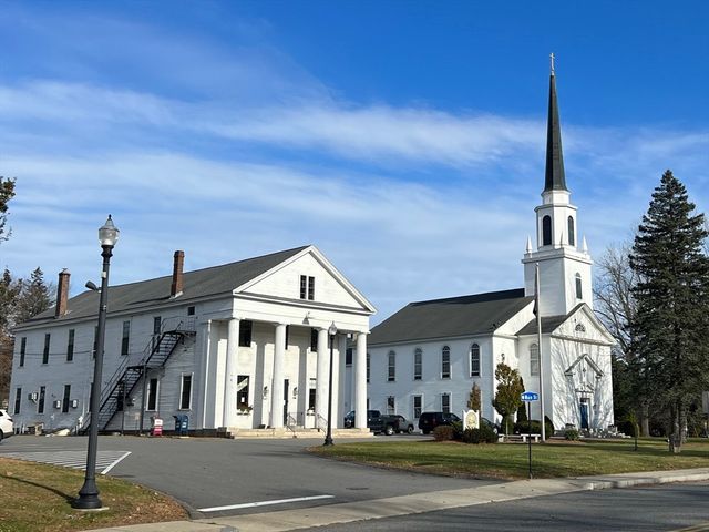 16 Sycamore Dr, Holden, MA 01520