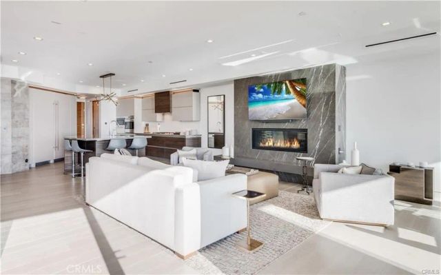 810 Esplanade C, Redondo Beach, CA 90277