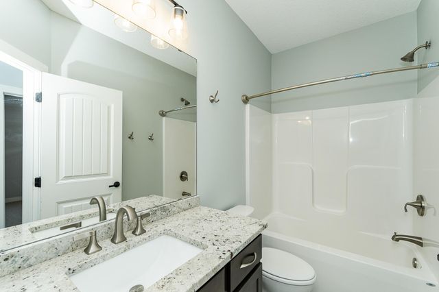 2667 Century Pine Lane NE, Rochester, MN 55906