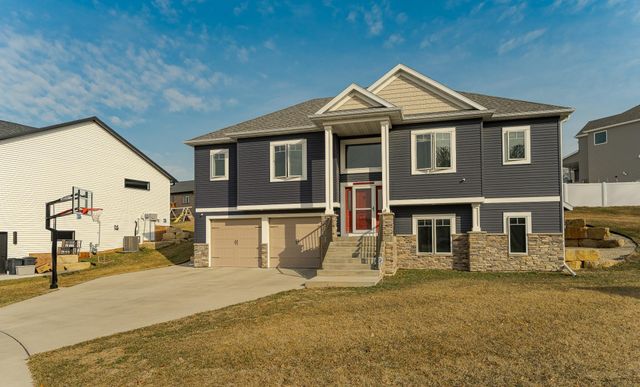 2667 Century Pine Lane NE, Rochester, MN 55906