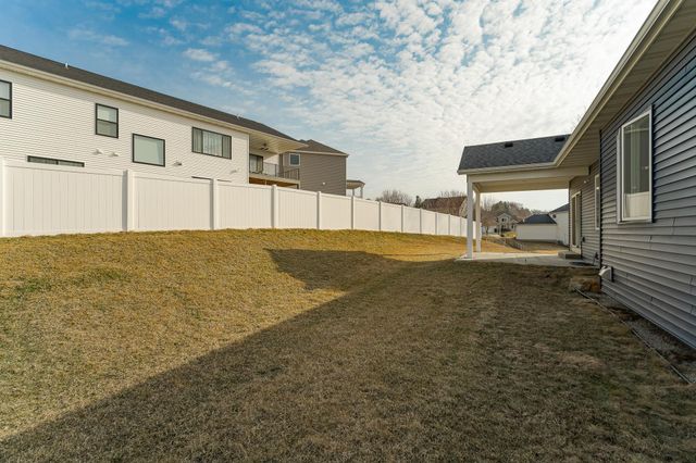 2667 Century Pine Lane NE, Rochester, MN 55906