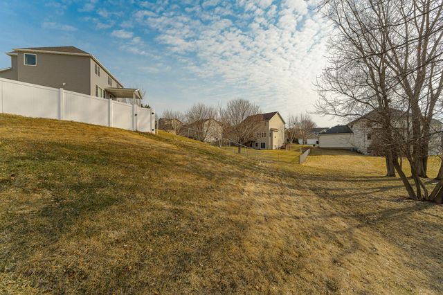 2667 Century Pine Lane NE, Rochester, MN 55906