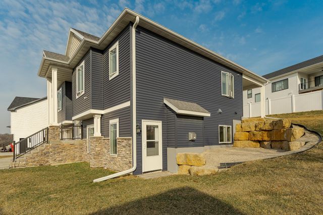 2667 Century Pine Lane NE, Rochester, MN 55906