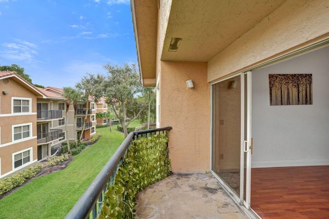 8761 Wiles Road 301, Coral Springs, FL 33067