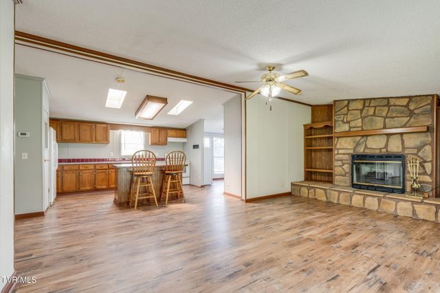 324 Louise Lane, Blountville, TN 37617