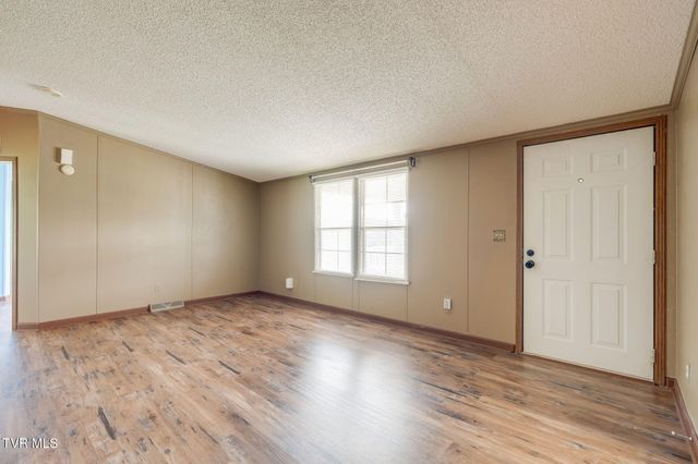 324 Louise Lane, Blountville, TN 37617