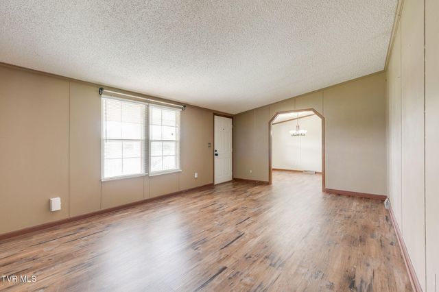 324 Louise Lane, Blountville, TN 37617