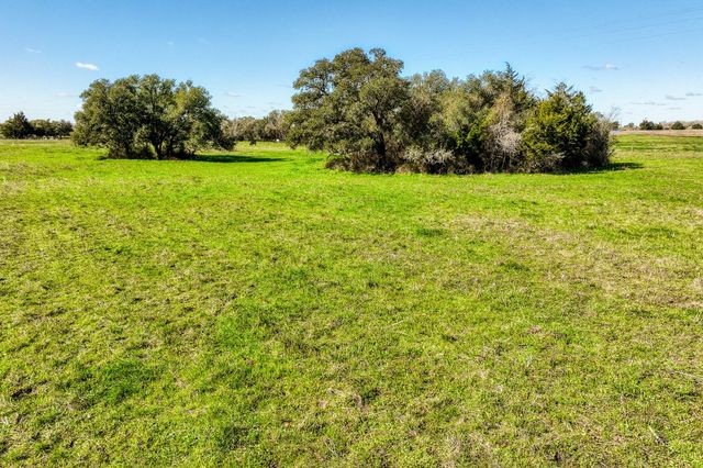 7260 Goehring Road, Ledbetter, TX 78946